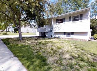1301 Mount Vernon Dr, Bloomington, IL