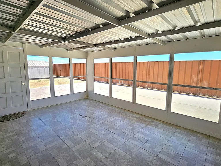 21398 Baldwin Ln — Photo 13