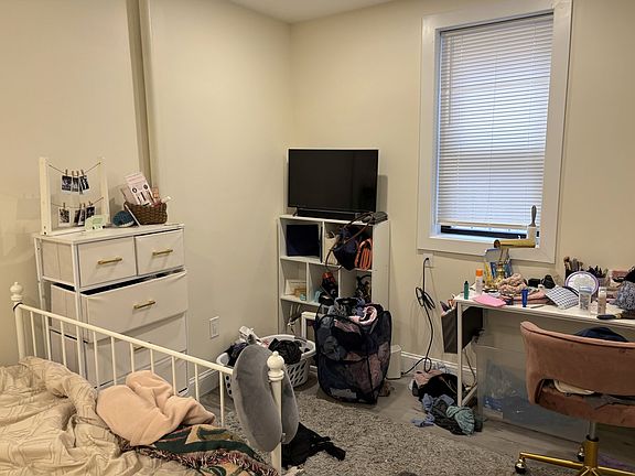 4th image of 59 Burbank St APT 17