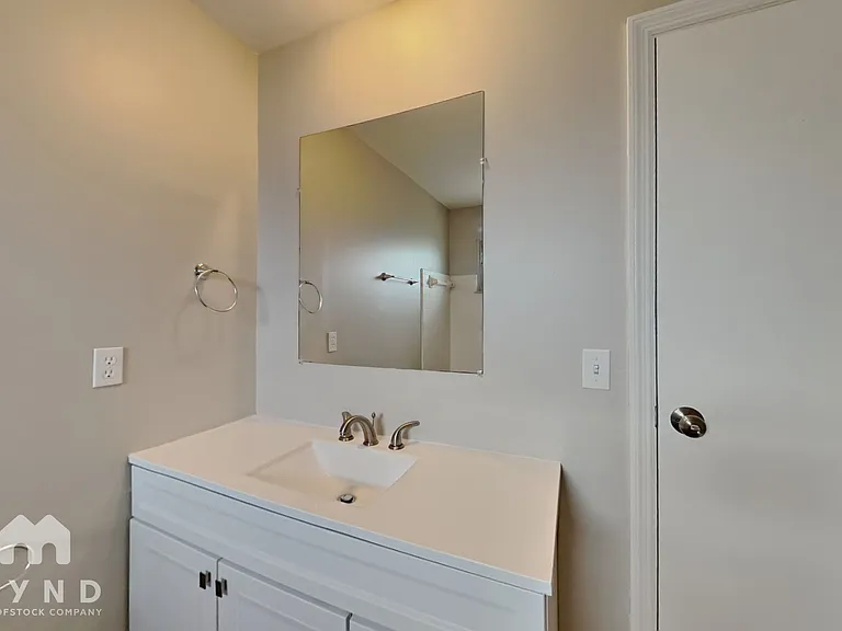 1525 Francisco Rd — Photo 17