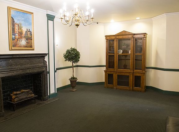 5th image of 422 W Melrose St APT 306