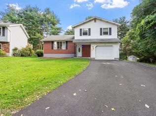 19 Dunleer Dr, Troy, NY 12180