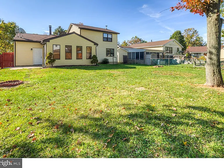 107 Washington Ave — Photo 12