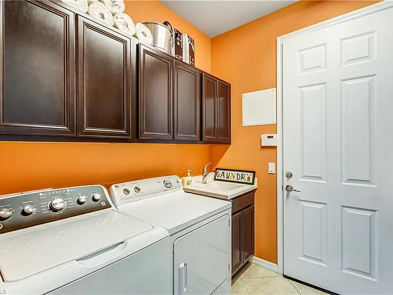 8650 Palermo Ct — Photo 14