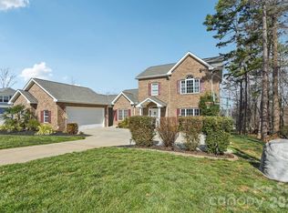 9484 Riviera Dr, Sherrills Ford, NC 28673