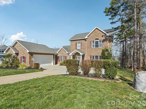 9484 Riviera Dr, Sherrills Ford, NC 28673