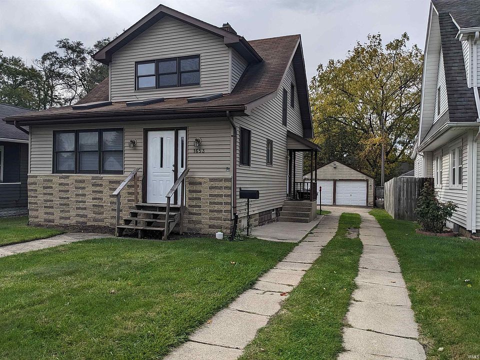 1st image of 1653 College St