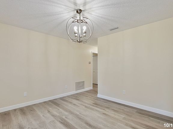 3rd image of 3297 Majestic Oak Dr