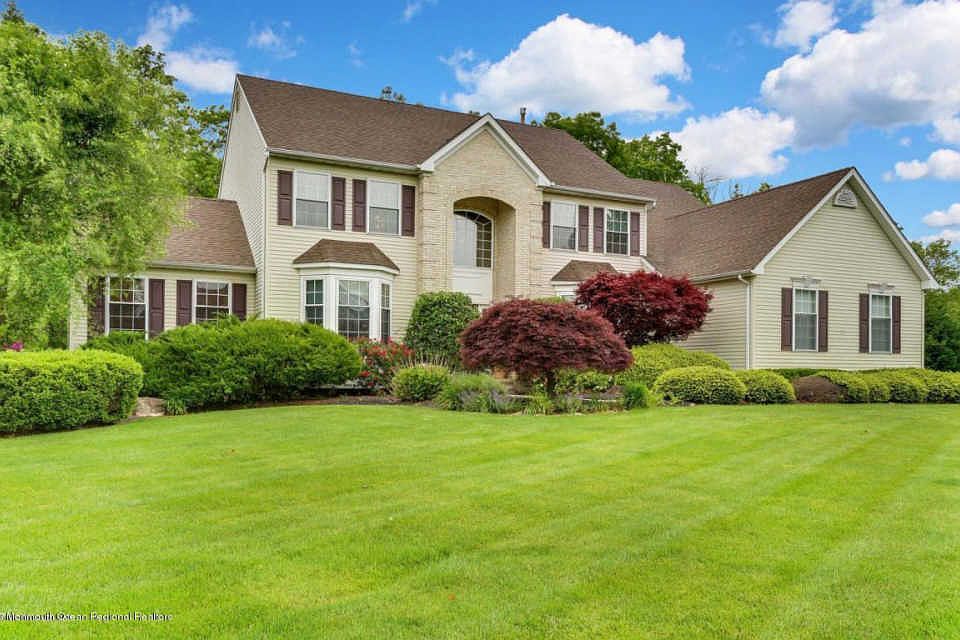 1st image of 140 Newington Ln