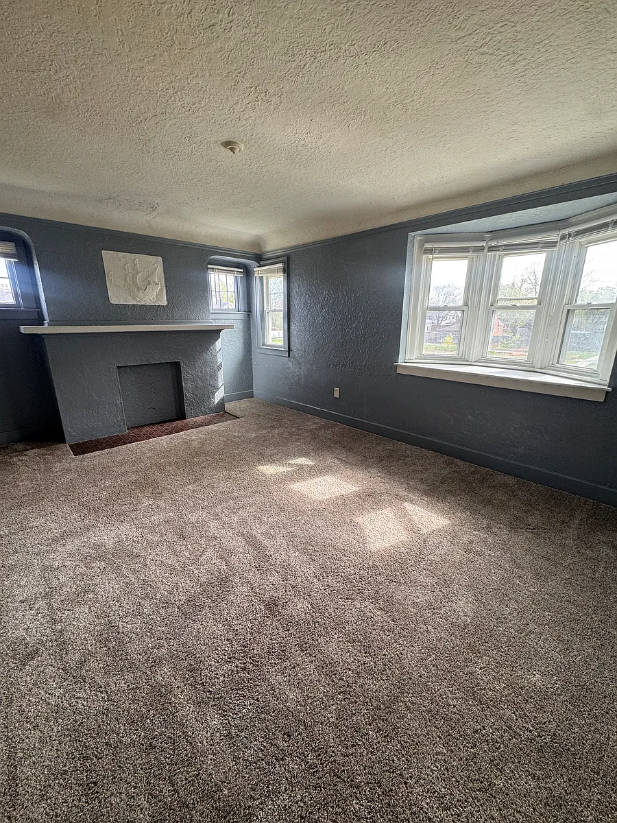 Building Photo - 16175 Kentucky St #2