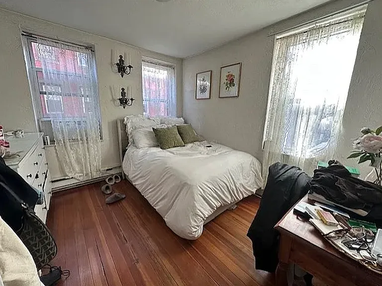 35 Charter St #4 — Photo 6