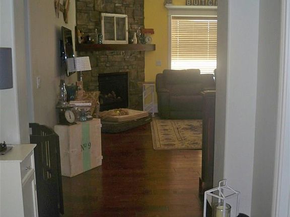 2nd image of 2432 Port Orford Ln