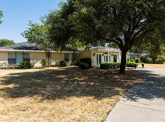 3rd image of 4113 Brookwood Dr
