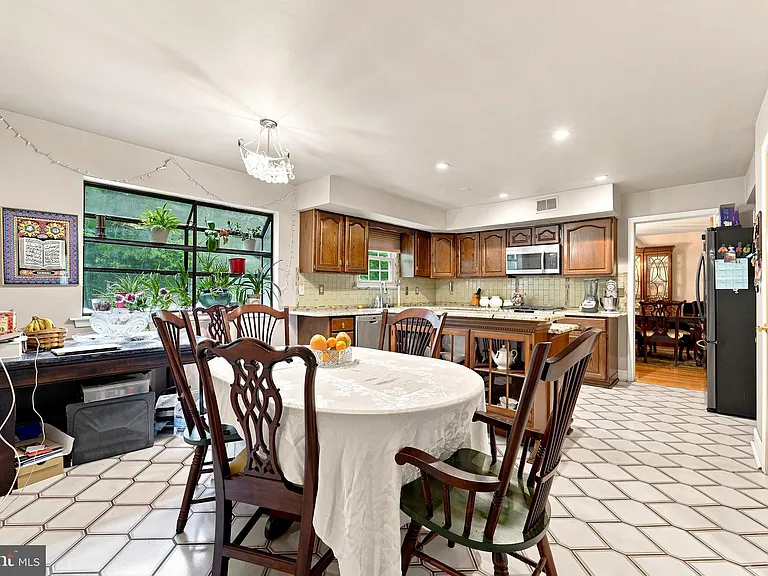 315 Pheasant Hill Dr — Photo 8