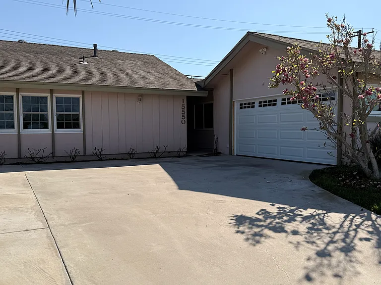 15550 Irene Way — Photo 2