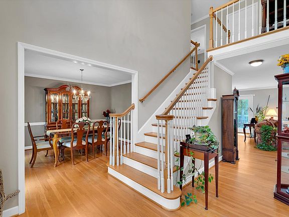 3rd image of 302 Chukar Way
