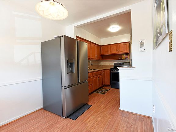 5th image of 10107 Avenue L