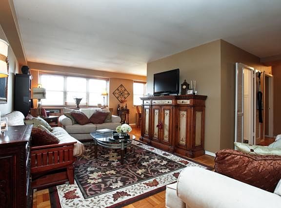 3rd image of 33 Barker Ave