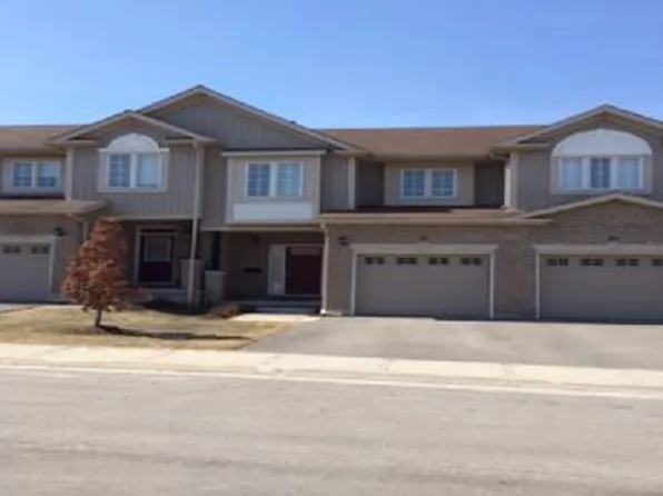 105 Pinnacle Dr #11, Kitchener, ON N2P 1B8