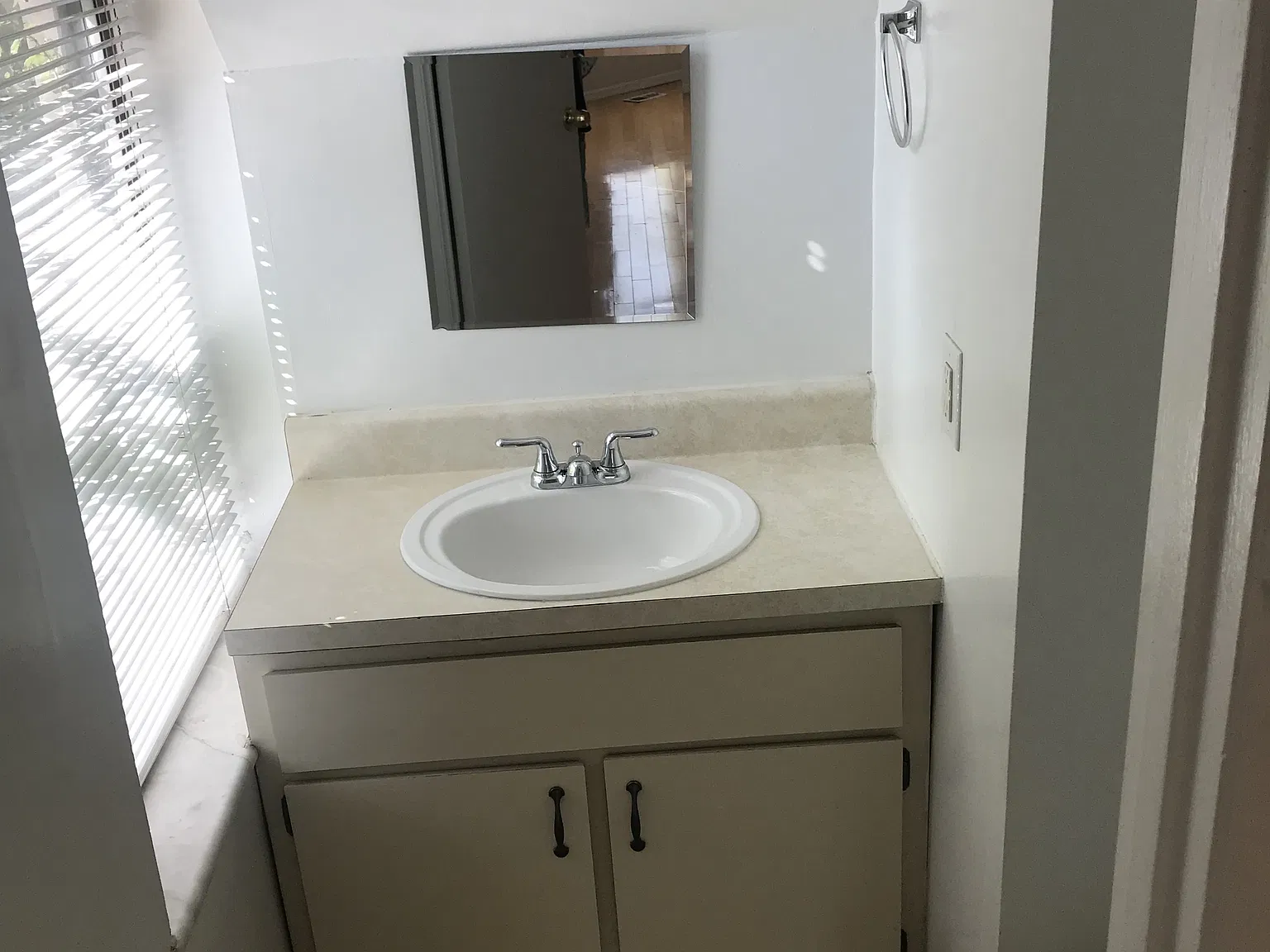 1E: 4362 McPherson Ave - B — Photo 2