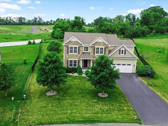 3rd image of 8 Skybrook Cir