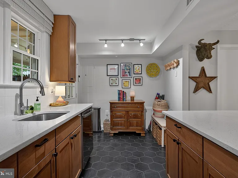 150 S Virginia Ave #34 — Photo 17