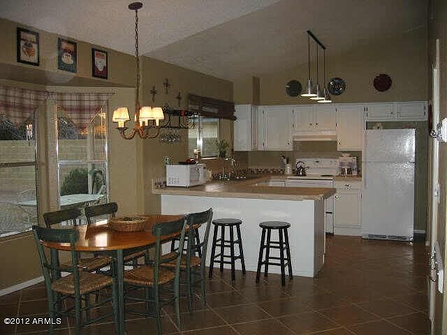 2nd image of 4811 E Fairfield St