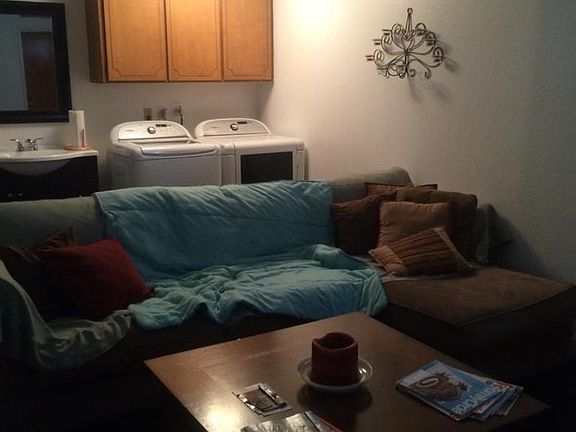 5th image of 1053 Maria Dr