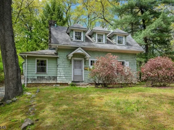27 Woodland Ave, Mountain Lakes Boro, NJ 07046