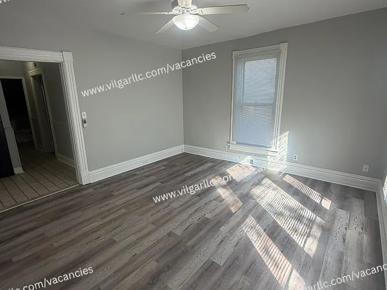 708 Perry St — Photo 7