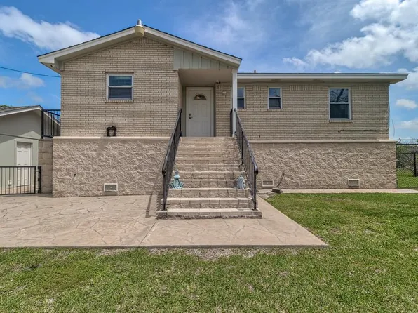 533 6th St, San Leon, TX 77539