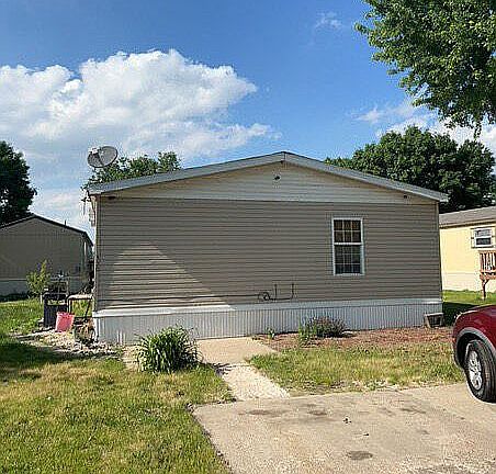 2nd image of 320 Cardinal Dr
