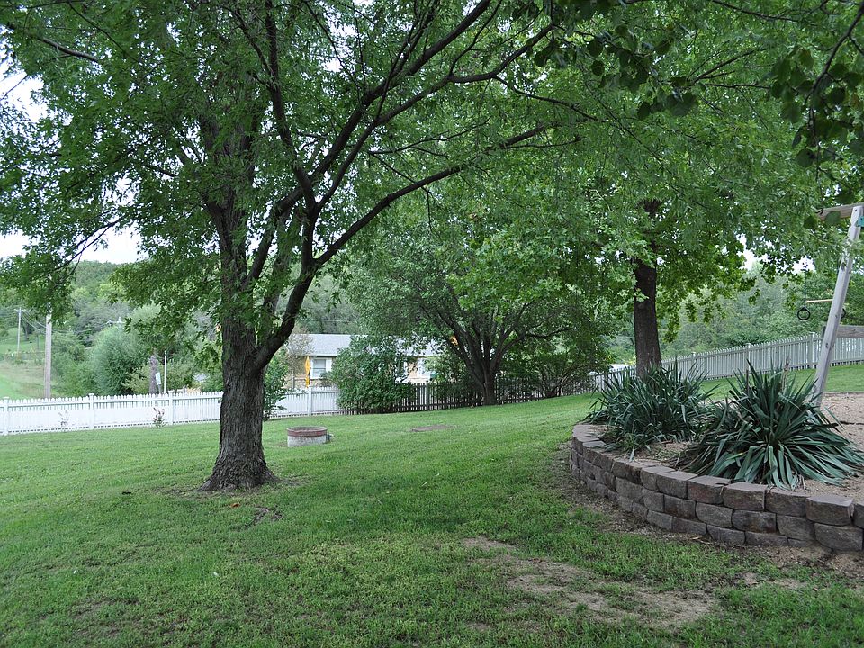Very Large side yard