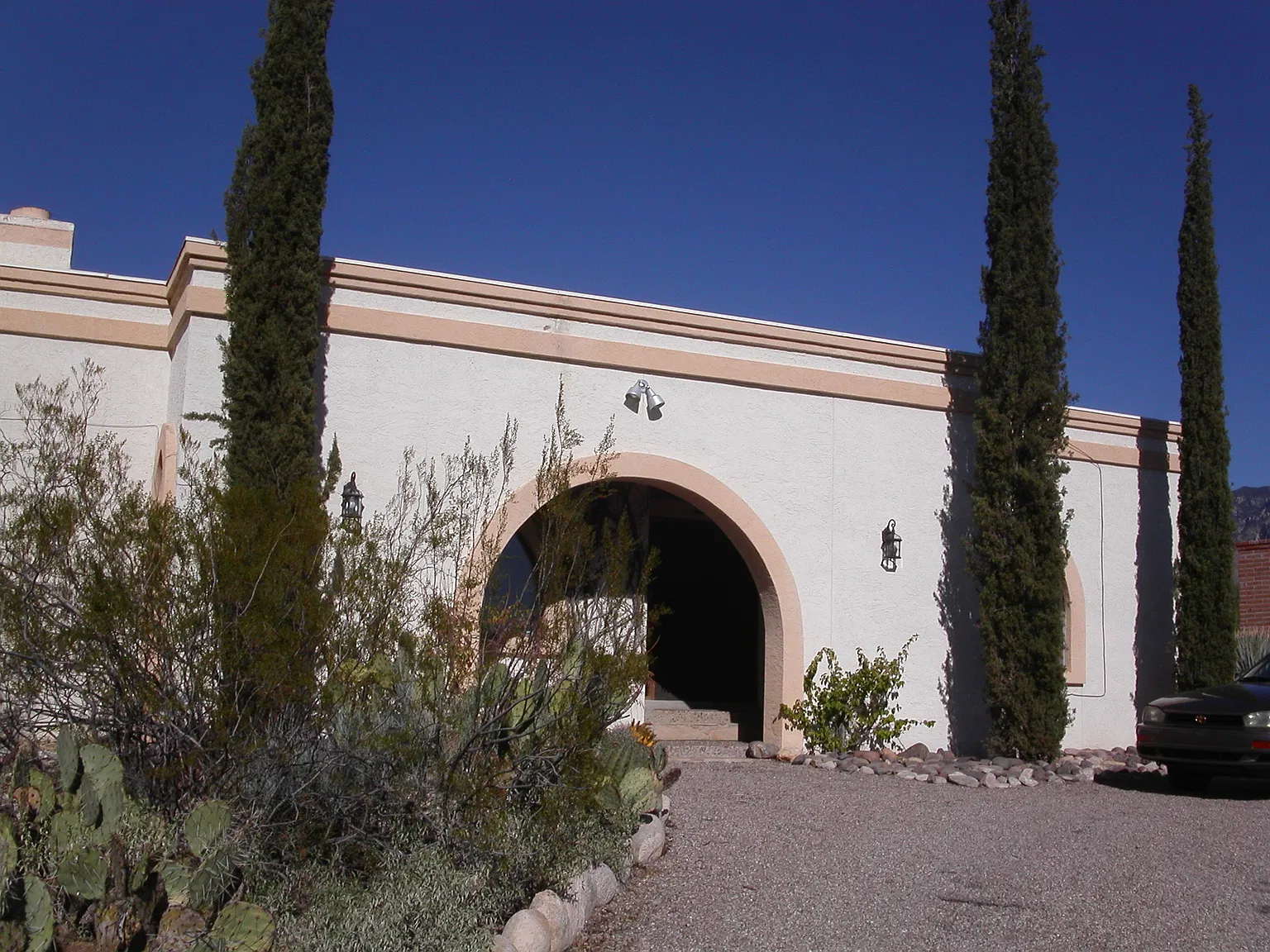 3 bed, 2012 sqft, $3,950 — Photo 1