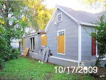 4th image of 4914 Leland Ave