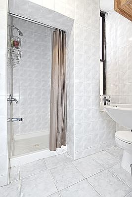 5th image of 123 Ludlow St #22A