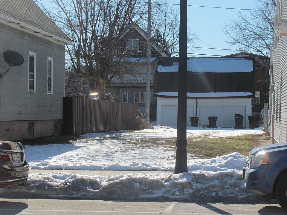 2nd image of 1225 Milwaukee Ave