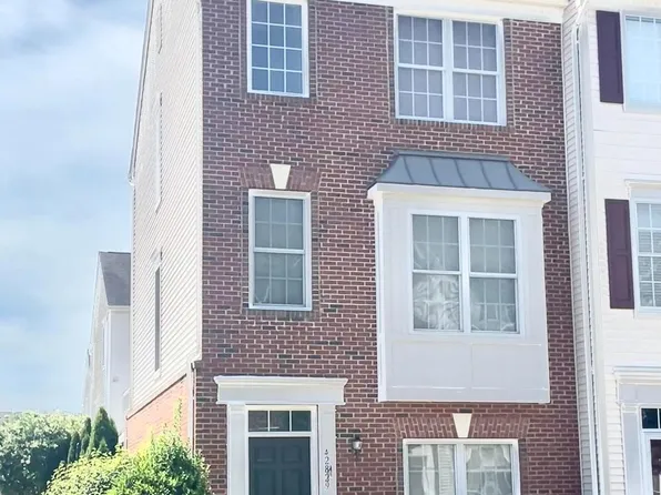 42829 Pamplin Ter, Chantilly, VA 20152