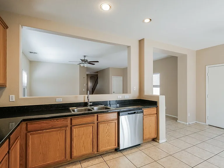 11242 W Garfield St — Photo 8