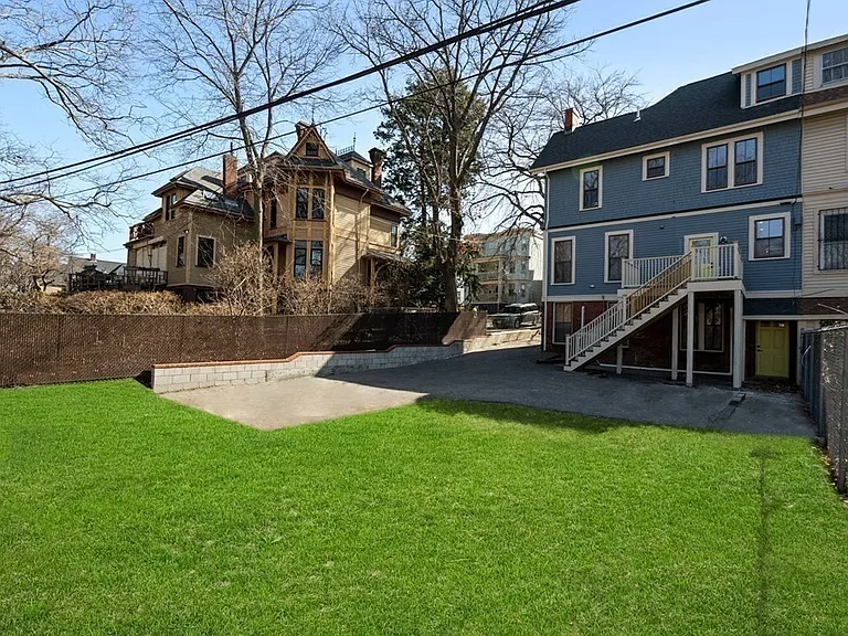 31 Monadnock St #1 — Photo 18