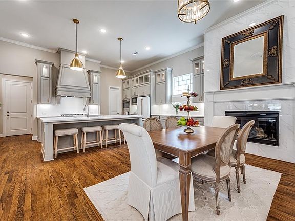 2nd image of 3907 Harvest Ln