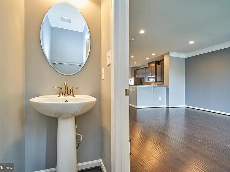 8126 S Channel Dr — Photo 10