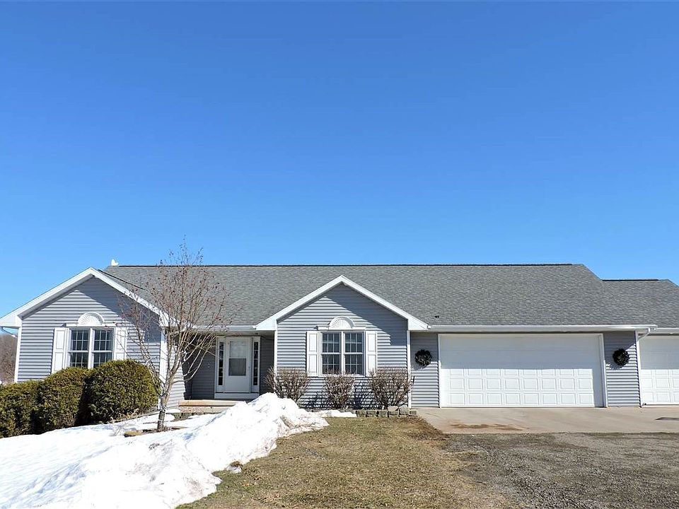 Ranch Home on 8.81 acres!~