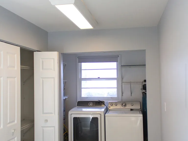 Ashley Dr — Photo 7