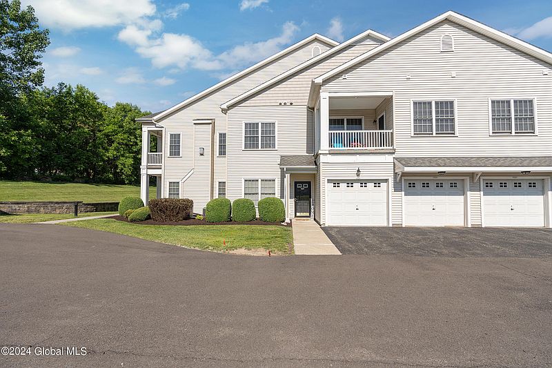 4th image of 108 N Ridge Estate