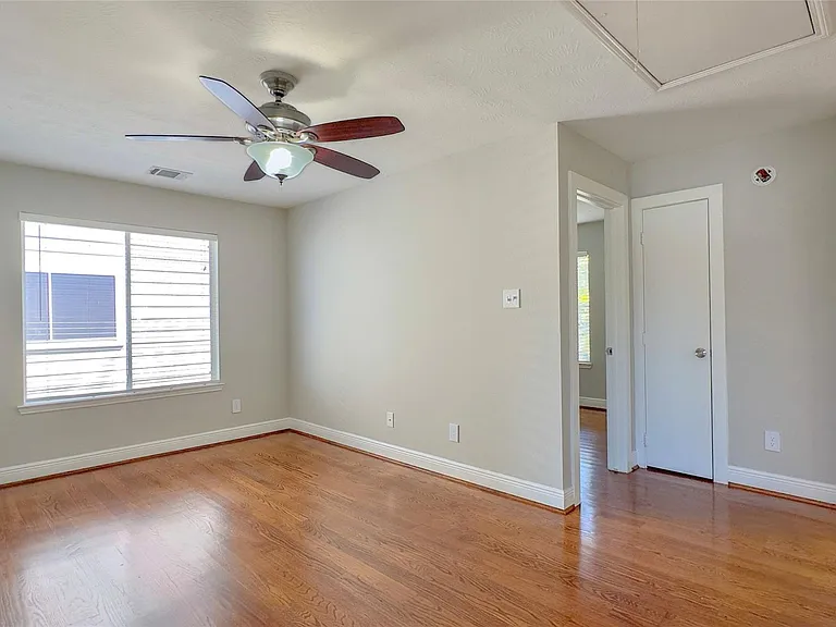 9923 Farrell Dr — Photo 14