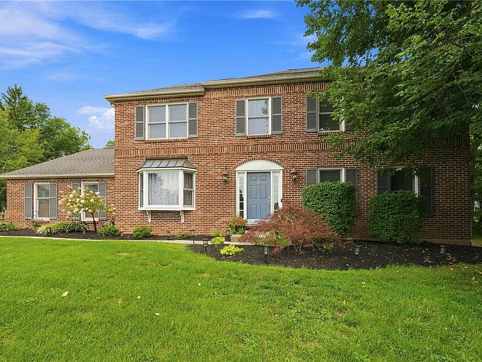 1st image of 30 Creekside Ct