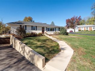 11 Elannchester Dr, Ballwin, MO 63011