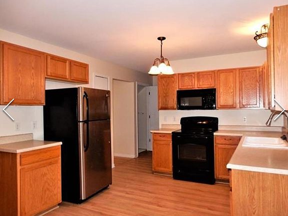 4th image of 8613 Robindale Ave