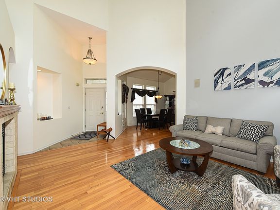 3rd image of 1613 Astor Ave
